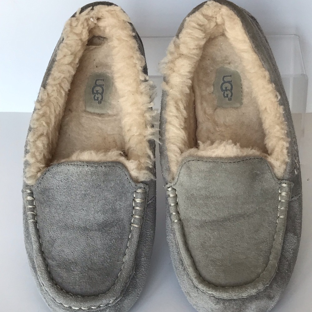 UGG Women's Ansley Moccasin Slippers Gray w Beige Sheepskin Lining size 8 NO BOX